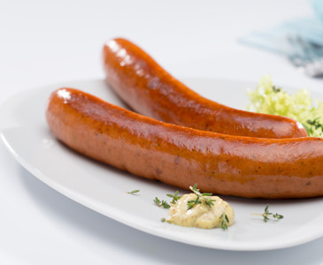 Salchicha hecha con carne de res